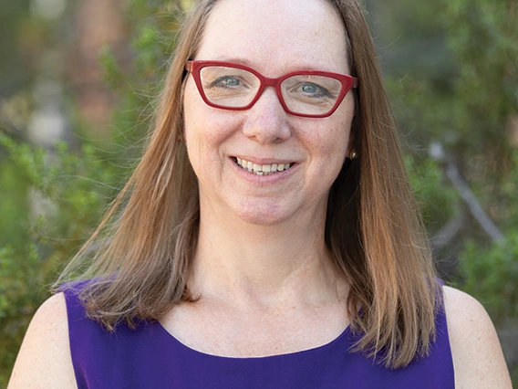 Theresa Ricke Kiely Headshot 2024